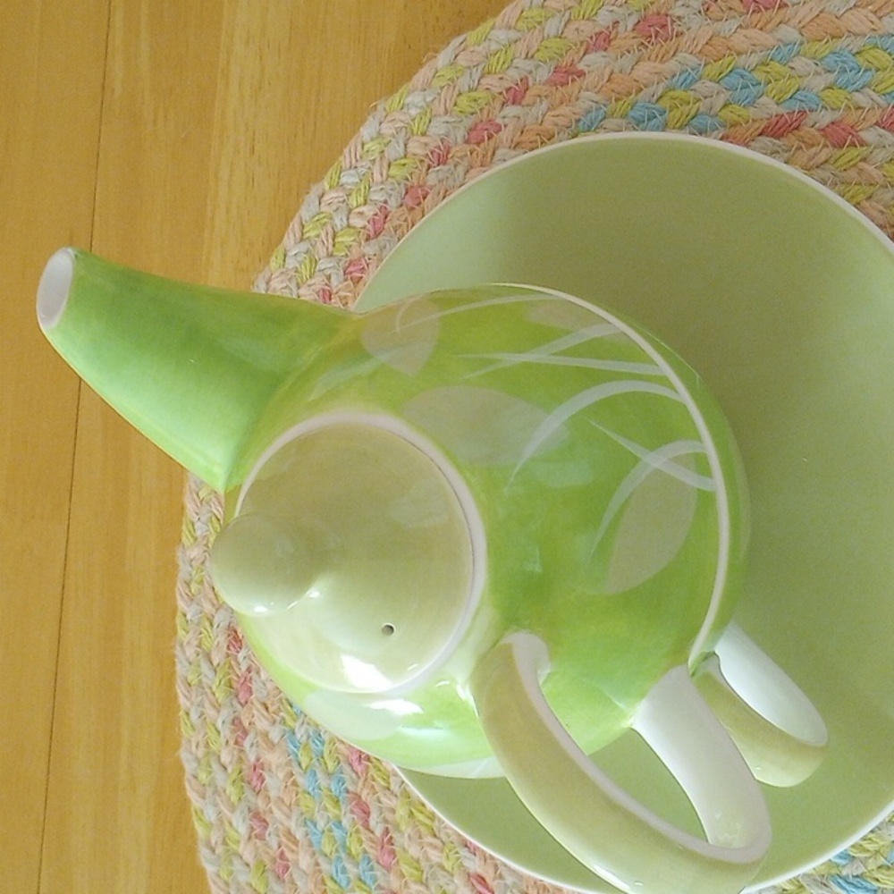 Teacup Teapot Combo "HuesNBrews"  (Green & White)